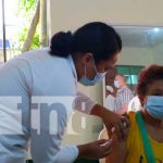 Desde temprano nandaimeños acuden por su vacuna contra el COVID-19 Jornada de vacunación contra el COVID-19 en Nandaime