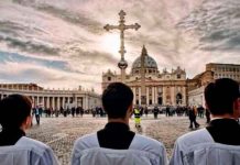 El Vaticano absuelve a dos curas implicados en abuso sexual El Vaticano absuelve a dos curas implicados en abuso sexual