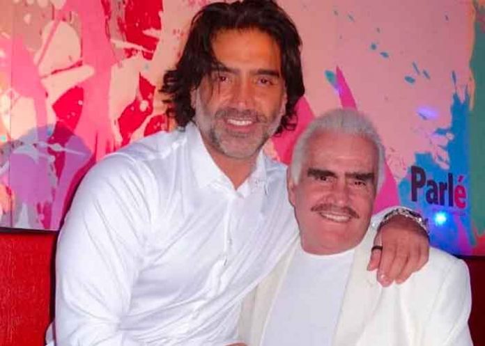 Por esta razón Alejandro Fernández no visita a su papá en el hospital