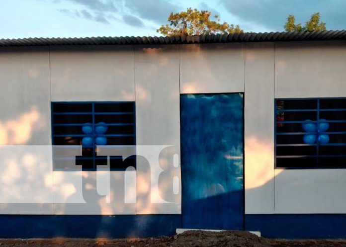 Entregan vivienda número 13