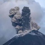 Alertan caída de ceniza del volcán Reventador de Ecuador Alertan caída de ceniza del volcán Reventador de Ecuador