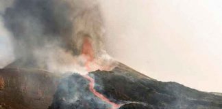 Lava del volcán La Palma fluye lenta, mientras continúa la actividad sísmica