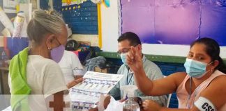 Familias de Mozonte salen a votar en paz y tranquilidad en Mozonte, Nueva Segovia