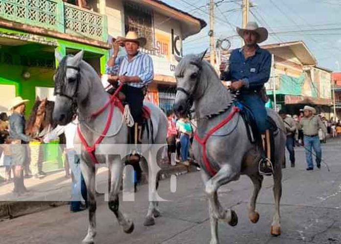 1 Realizan desfile hípico en Bluefields