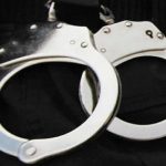 Las autoridades de Estados Unidos arrestaron a un adolescente de 14 años por presuntamente disparar con una pistola