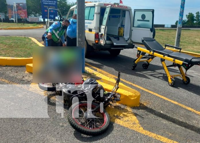 Motociclista ebrio escapa de la muerte en Carazo