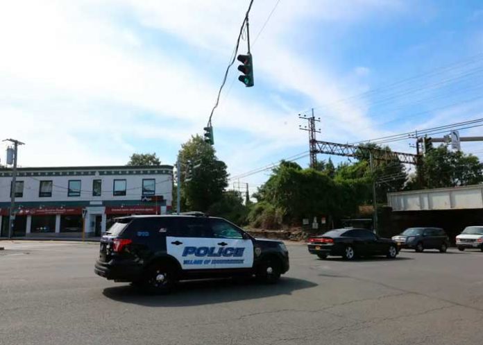 Latino comete doble homicidio al apuñalar a madre e hija en Nueva York