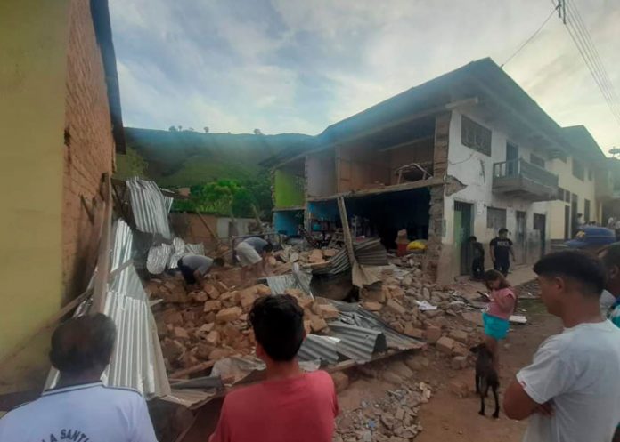 Fuerte terremoto de magnitud 7.5 sacudió Perú la mañana de este domingo