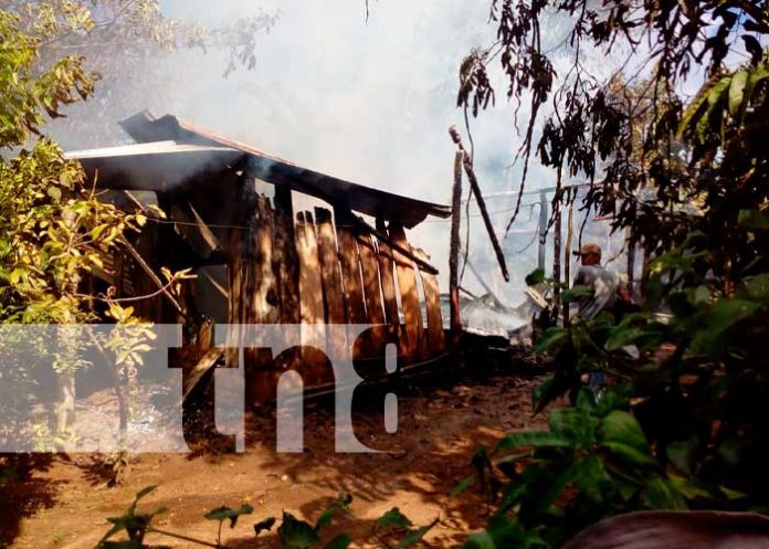 Incendio deja cuantiosas pérdidas materiales en La Dalia