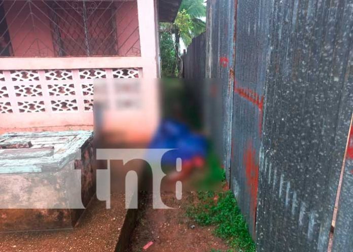 Encuentra cuerpo de una mujer sin vida a orillas de una vivienda en Bilwi