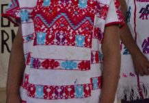 México: Una niña fue encarcelan por varias horas tras rechazar ser vendida y casada México: Una niña fue encarcelan por varias horas por rechazar ser vendida y casada.