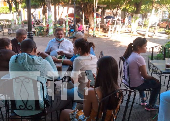 Familias visitan este fin de semana Granada