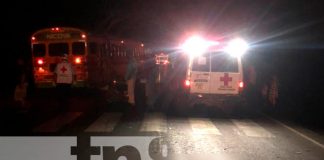 Motociclista impacta en la parte trasera de un camión y pierde la vida