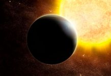 Descubren un gran exoplaneta cinco veces mayor que Júpiter