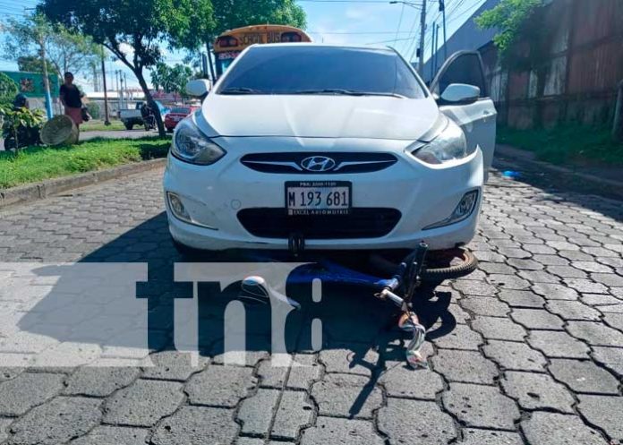 Managua: Anciano termina bajo las llantas de un carro con su bicicleta