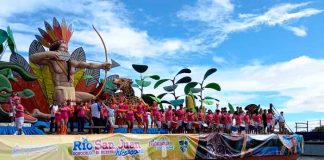 Realizan la XIII edición del carnaval acuático en Río San Juan