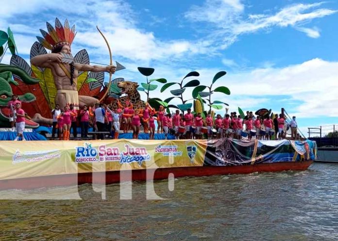 a Realizan la XIII edición del carnaval acuático en Río San Juan