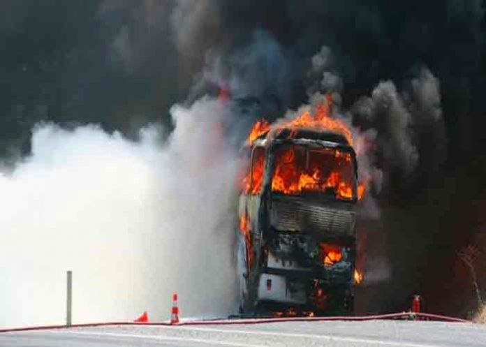 acc-bulgaria- 46 fallecidos al incendiarse un autobús en una autopista en Bulgaria