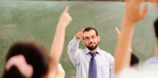 Maestro 'rabo verde' le pidió ser 'amigos con derechos' para subirle las notas