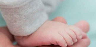 Rescatan a bebé a la que su padre llevó para una mutilación genital