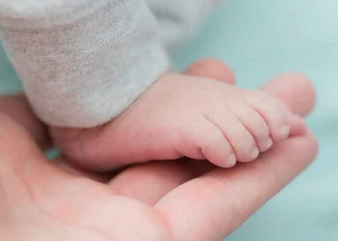 Rescatan a bebé a la que su padre llevó para una mutilación genital