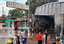 Destrozo que dejó el incendio en una bodega de plásticos en Rubenia, Managua