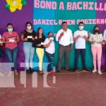 Entrega de bonos a bachilleres en Matiguás, Matagalpa