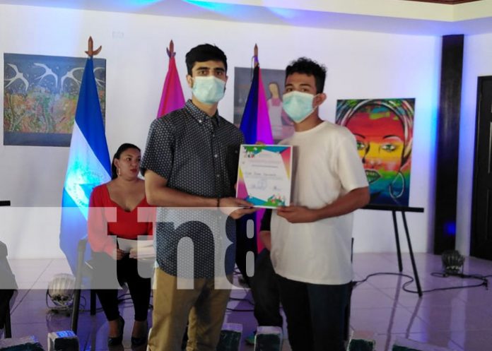 cala-1 Jóvenes sandinistas reciben reconocimiento por su labor en los barrios de Managua