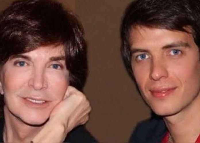 Hospitalizan al hijo de Camilo Sesto por problemas respiratorios