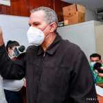 Lumberto Campbell, magistrado CSE Nicaragua: «Va a ser una votación abrumadora» Magistrado del CSE, Lumberto Campbell, ejerciendo su voto en Nicaragua