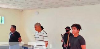 Presentación de delincuentes por la Policía Nacional en Waspam