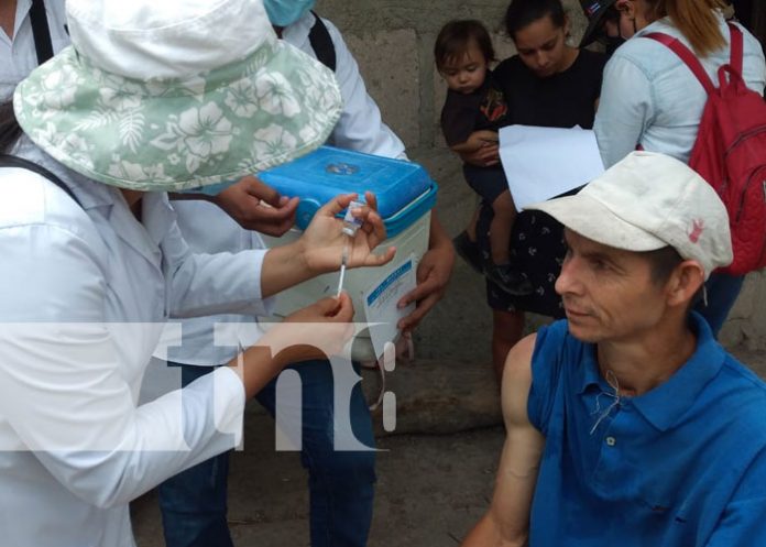 Tipitapa inicia jornada de vacunación contra el Covid-19 casa a casa