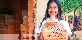 Exitosa artesana en Ocotal