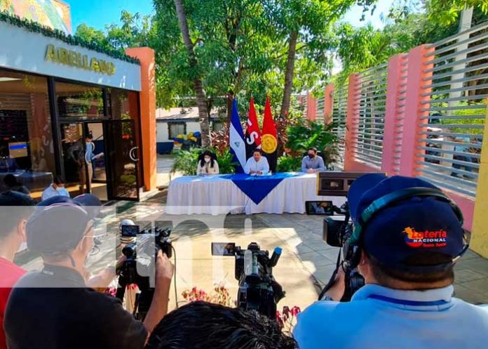 Conferencia de prensa sobre autoridades de educación en Nicaragua