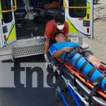 Motociclista se lleva la peor parte al ser colisionado en Carazo