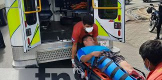 Motociclista se lleva la peor parte al ser colisionado en Carazo