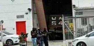 Robo al estilo 'La casa de papel' termina en balacera y con 11 detenidos