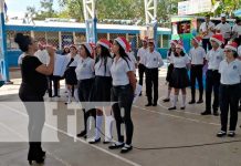 Estudiantes dan la bienvenida a la Navidad con orquesta, coro y danzas en Managua Coros estudiantiles de Managua para recibir las fiestas navideñas