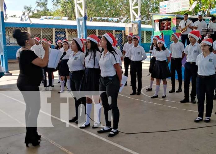 Coros estudiantiles de Managua para recibir las fiestas navideñas