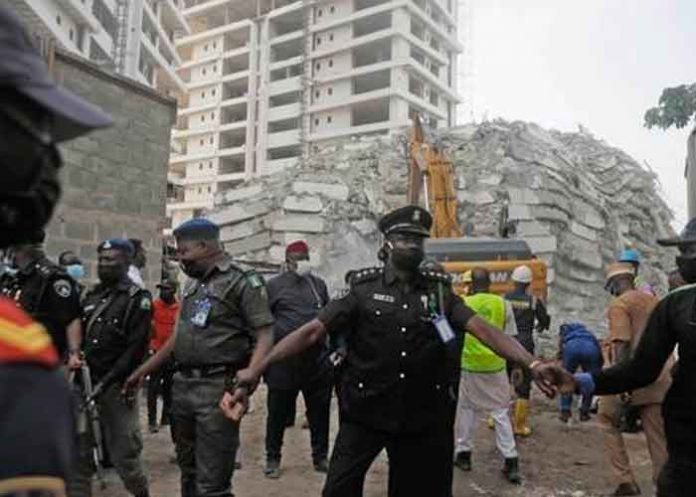 Al menos seis muertos tras el derrumbe de un edificio en Nigeria