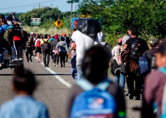 Recién nacido muere en brazos de su madre migrante en la frontera de EE.UU.