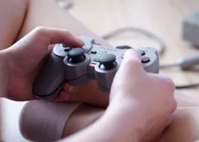 Niño murió por una bala perdida cuando jugaba en videojuegos en California