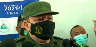 General del Ejército de Nicaragua, Julio César Avilés, ejerce su derecho al voto