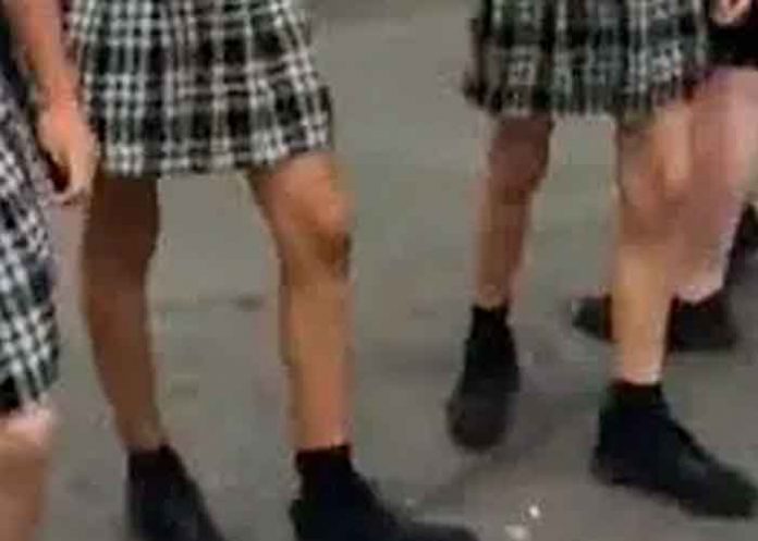 escuela3 Escuela pide a los alumnos que asistan en falda para «promover la igualdad»