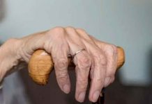 Anciana se suicida en España tras no conseguir tramitar su eutanasia Anciana se suicida en España tras no conseguir tramitar su eutanasia
