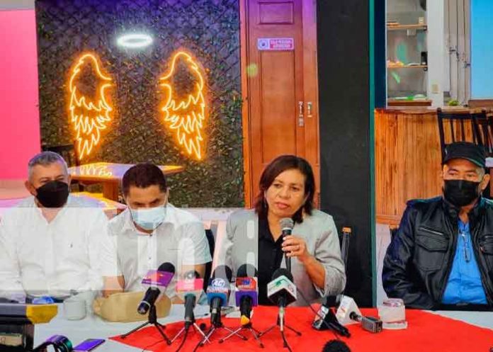 esteli-001 Celebrando las noches de compras en Estelí