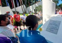 Jóvenes de Nicaragua recuerdan a héroes y mártires en Día de los Fieles Difuntos Ofrenda floral a héroes y mártires de Nicaragua