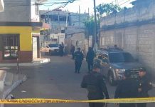 Sicarios matan a balazos a dos jovencitas en una panadería en Guatemala Sicarios matan a balazos a dos niñas en una Panadería en Guatemala