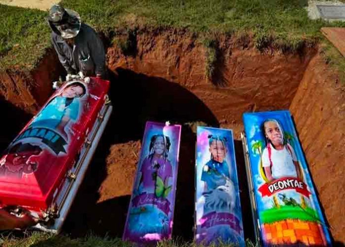 EE.UU: Madre deja a sus hijas solas en casa y todas mueren tras un incendio