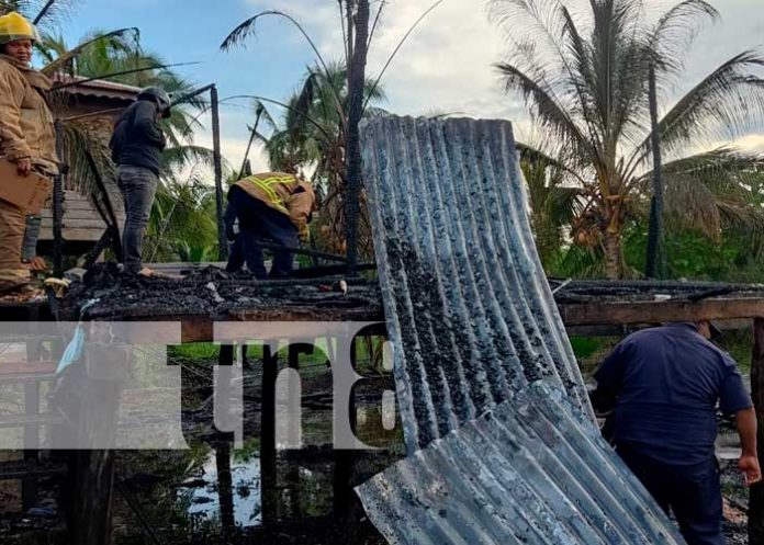 Voraz incendio consume una vivienda en Bilwi